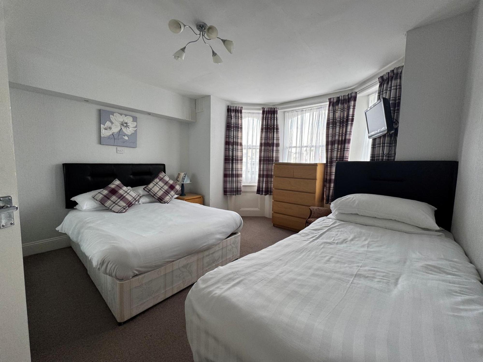 Devonshire House Holiday Flats Истбурн Экстерьер фото